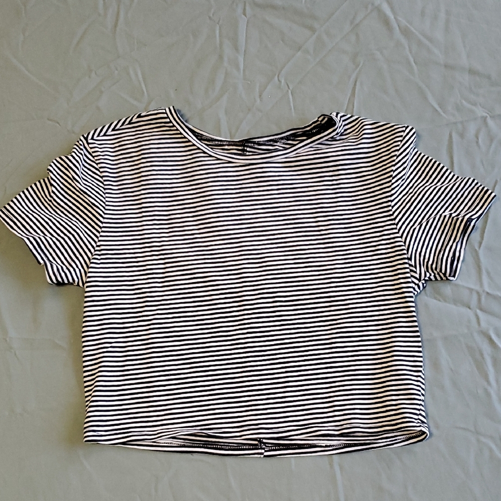 PacSun Black & White Striped Short Sleeve Tee
